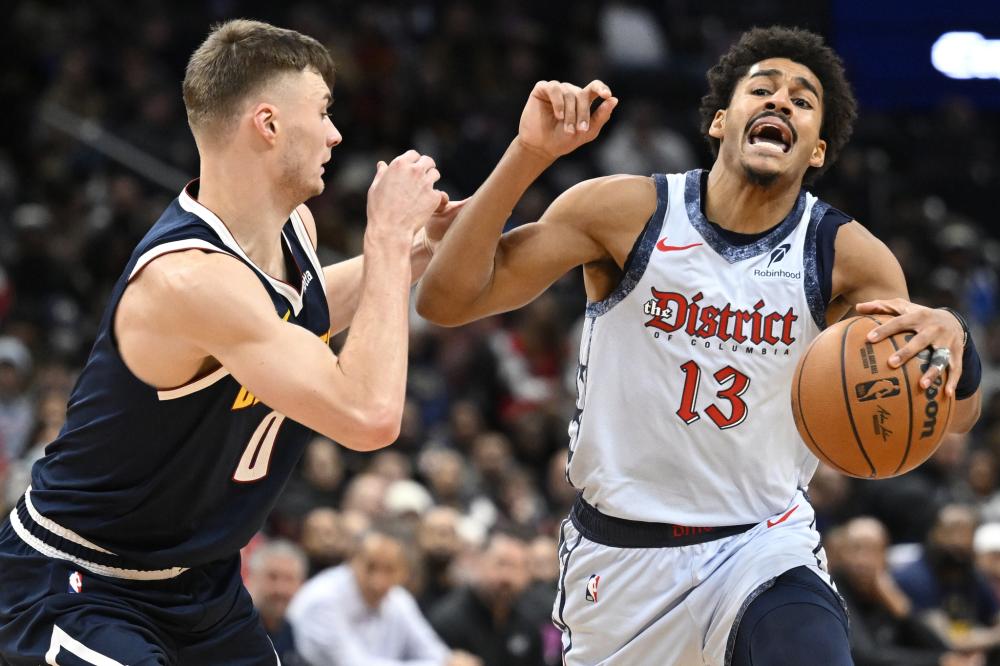 他们中场的 他们中场的